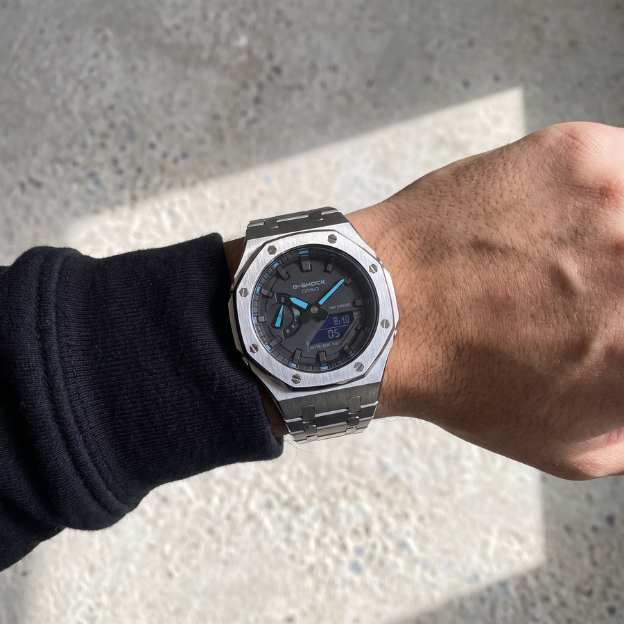 Blue Spark Exposed styled wrist photo 1