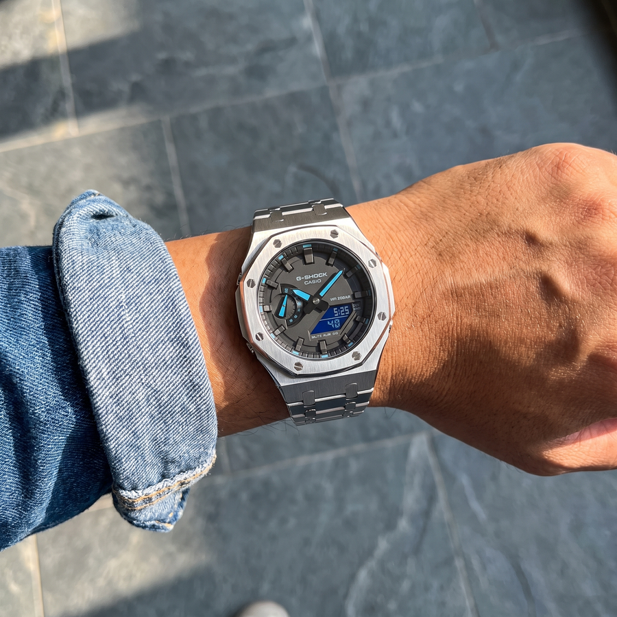 Blue Spark Exposed styled wrist photo 4