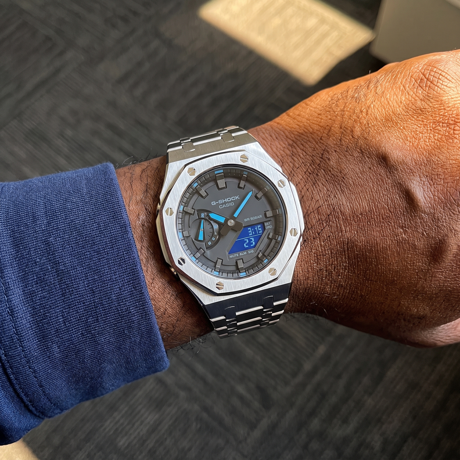Blue Spark Exposed styled wrist photo 5