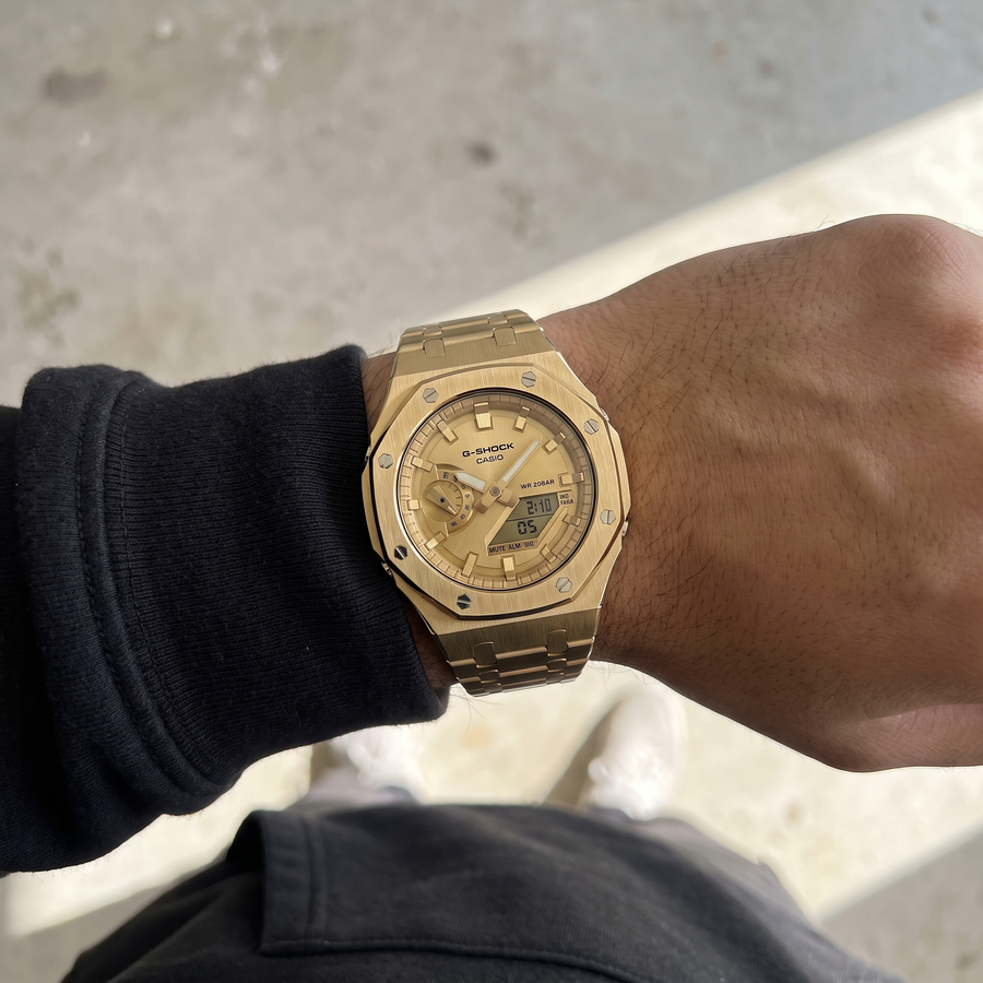 Gold Overload styled wrist photo 3